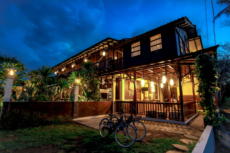 Exterior & Views