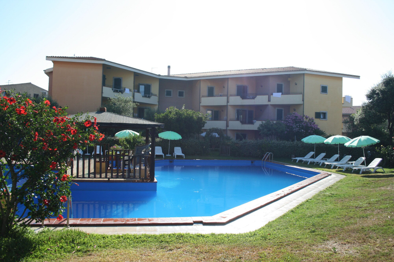 Outdoor pool 3, Residence Li Velieri, Olbia-Tempio