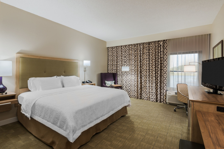 Bedroom 3, Hampton Inn Bonita Springs/Naples-North, Lee