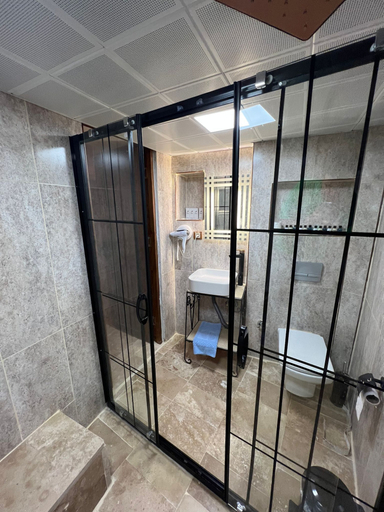 Bathroom 5, Babil Antique Hotel, Merkez