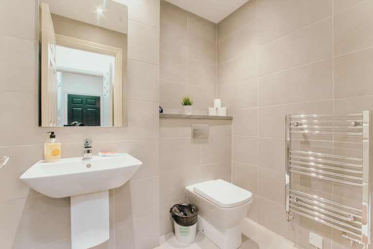 Bathroom 4, Spacesavers, Sheffield