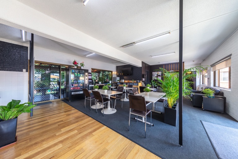 Food & Drinks 5, Ascot Budget Inn & Residences, Ascot