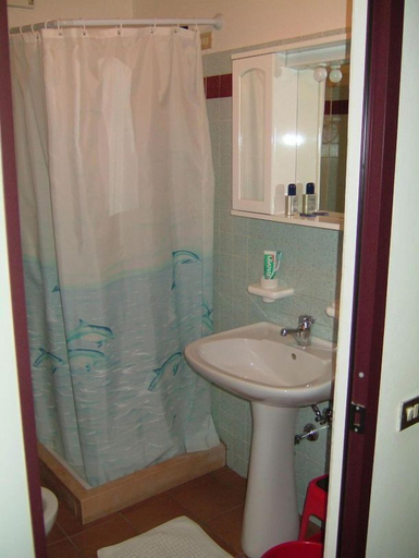Bathroom 5, Albergo Airone, Ferrara