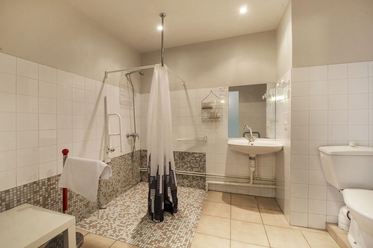 Bathroom 5, Le Moulin de Sournia, Pyrénées-Orientales