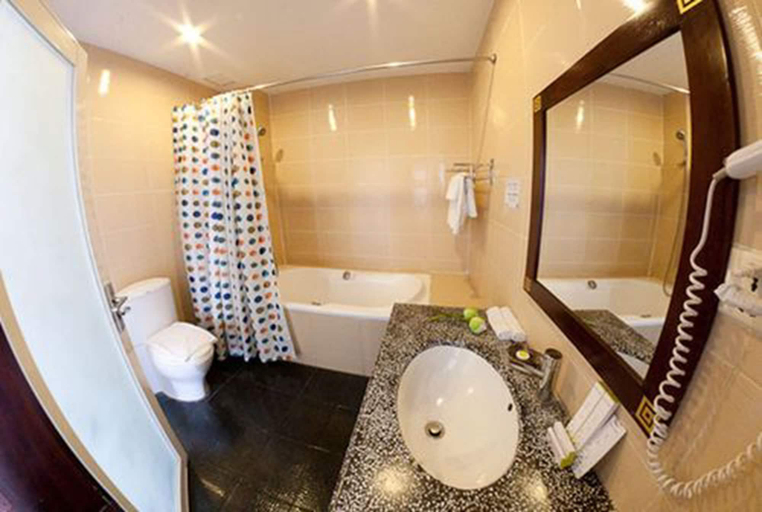 Bathroom, Hotel Cara, Phnom Penh