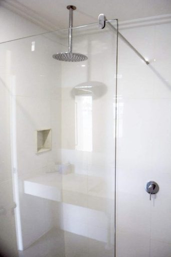 Bathroom 4, The Western Heritage Motor Inn, Belyando