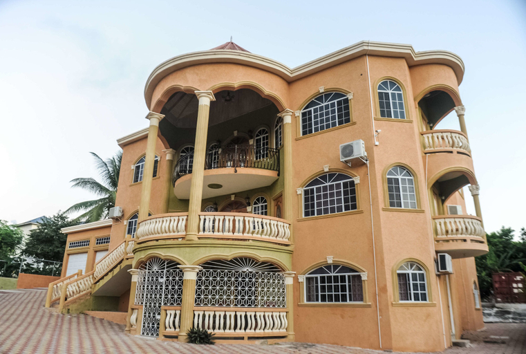 Exterior & Views 2, Eagles Nest