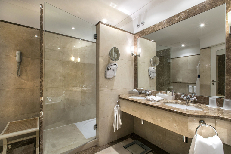 Bathroom 4, Palácio Estoril Hotel, Golf & Wellness, Cascais