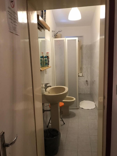 Bathroom 5, A casa di Lucia B&B, Pisa