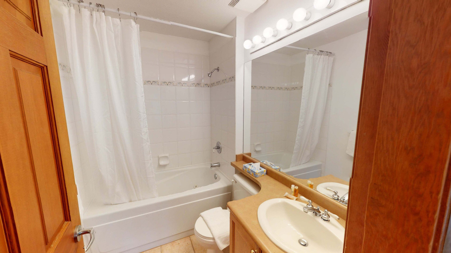 Bathroom 3, Stoney Creek Lagoon - Whistler Premier, Squamish-Lillooet