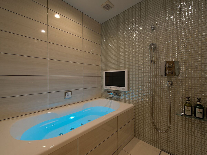 Bathroom 3, Hotel Glanz Cascata, Minato