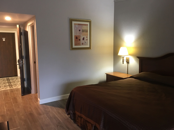 Bedroom 3, Rodeway Inn Clermont North, Lake