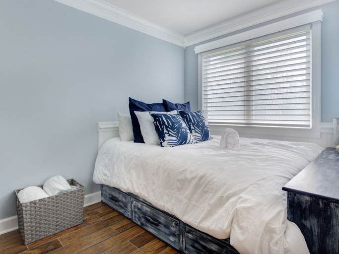 Bedroom, Ski View Dr 2 by VTrips, Sevier