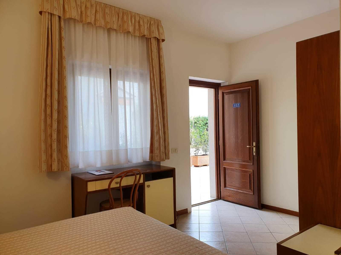 Bedroom 3, Villa Belvedere Hotel, Brescia