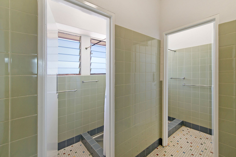 Bathroom 3, Upper Ross Hotel, Thuringowa - Pt A Bal
