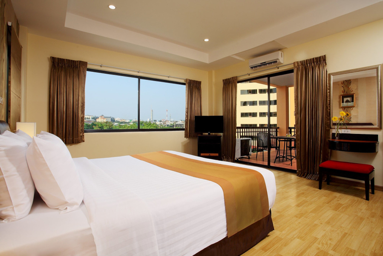 Bedroom 3, Nova Park Hotel, Pattaya