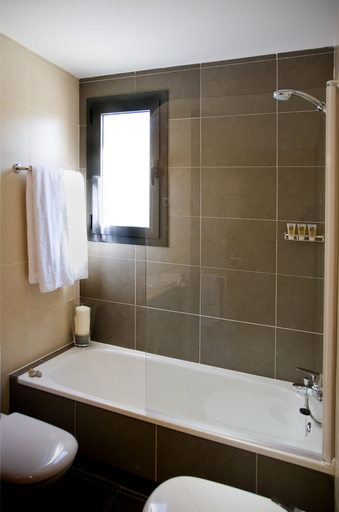 Bathroom 5, Compostela Suites Apartments, Madrid