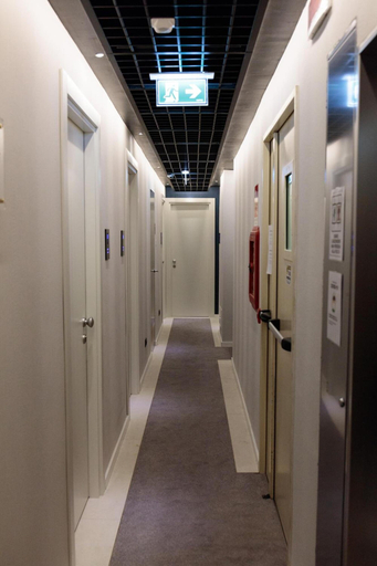 Others 5, London Hotel, Milano