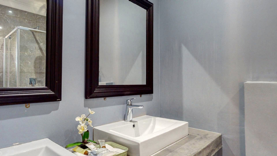 Bathroom 4, Caribbean Estate Deluxe, Ugu