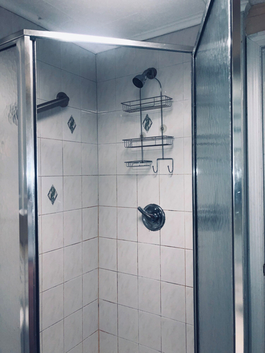 Bathroom 3, Austin Cove near subway, New York