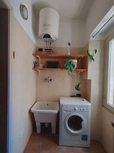 Bathroom 5, Casa Marina, Cagliari