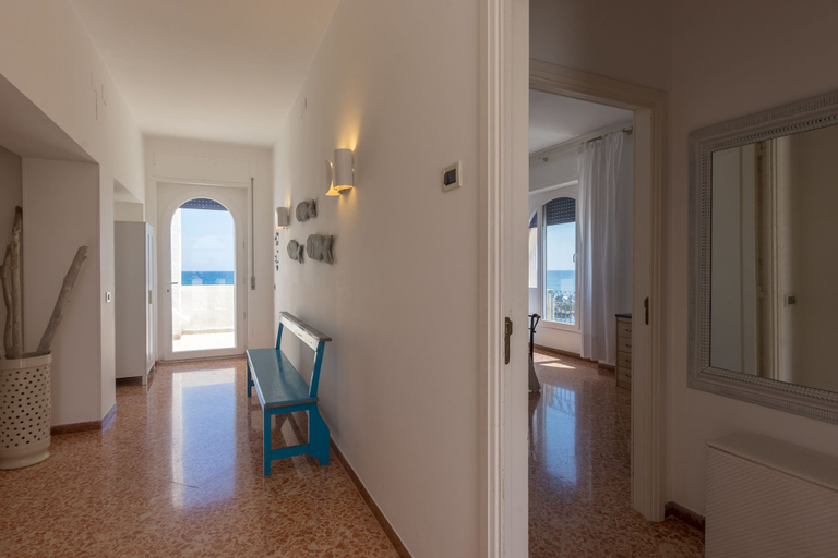 Others 5, Villa Alma, Brindisi