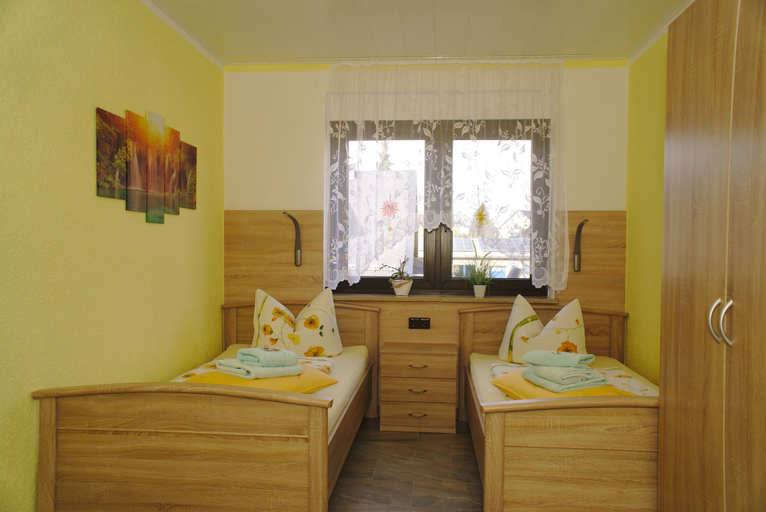 Bedroom 3, Pension Andrea, Erzgebirgskreis