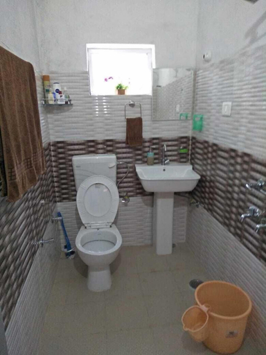 Bathroom 4, ETU Adventures Homestay, Chamba