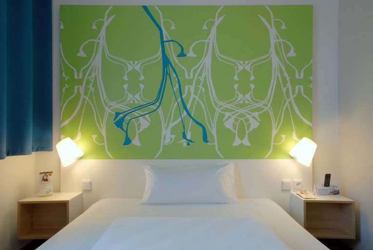 Bedroom 4, B&B Hotel Paderborn, Paderborn