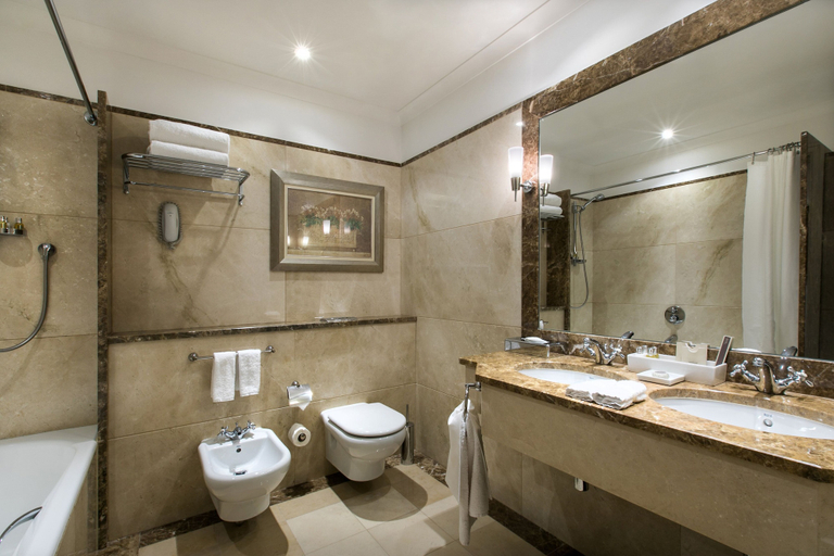 Bathroom 4, Palácio Estoril Hotel, Golf & Wellness, Cascais