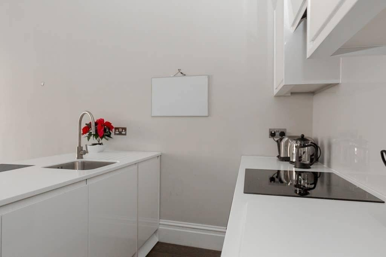 Others 4, Modern 1BR Period Property in Kensington, London