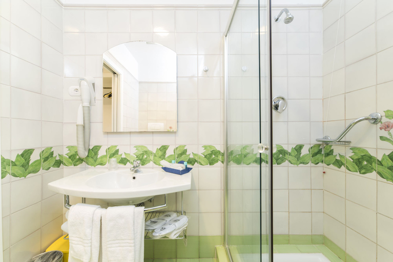 Bathroom 4, Hotel Sole Splendid, Salerno