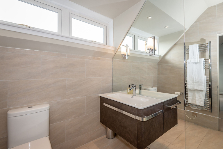 Bathroom 5, Spectacular Penthouse 100yds Old Course, Fife