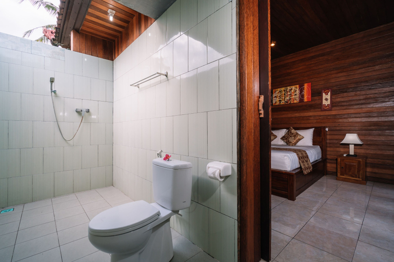 Bathroom 4, D and B Bungalow's by DeWizZ Management, Klungkung
