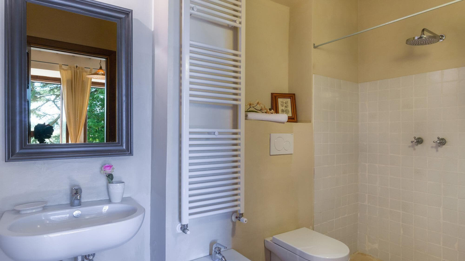 Room 2, Casale dei Tigli 8 in Castel Giorgio, Terni