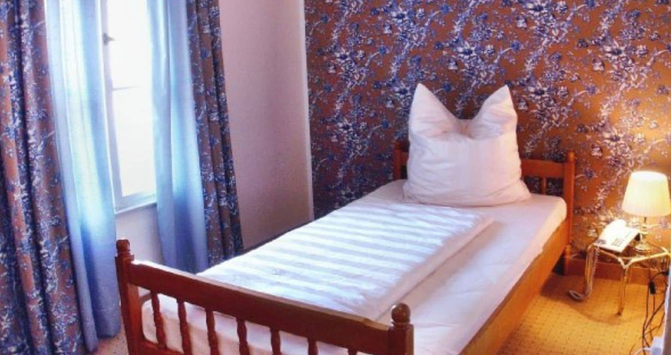 Bedroom 3, Hotel Platengarten, Ansbach