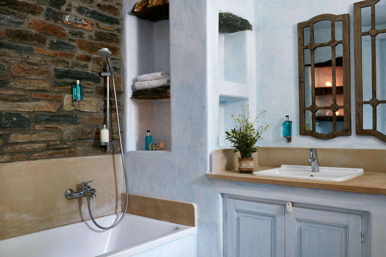 Bathroom 4, Diles & Rinies, South Aegean