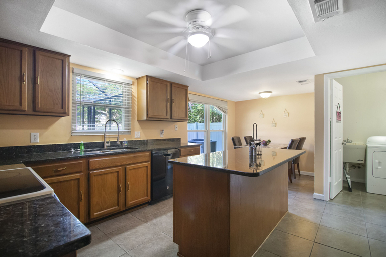 Others 4, Tampa Bay- Large Pool home- Private Heated Pool!, Hillsborough