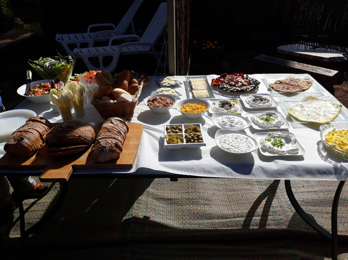 Food & Drinks 5, Hamakom Belrom