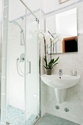 Bathroom 4, Hotel Alsen, Rimini