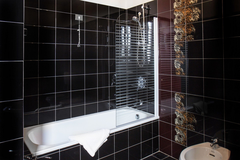 Bathroom 5, Villa il Fedino, Florence