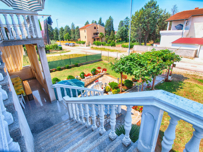 Others 5, Apartment 711, Fažana