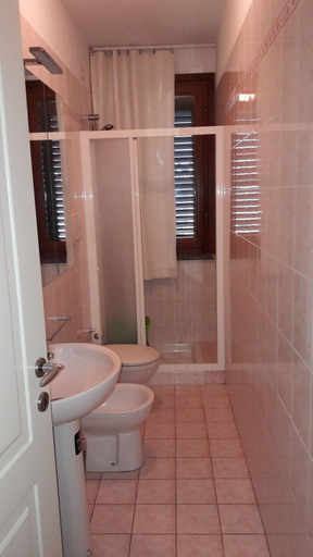Bathroom 4, I Pungenti, Livorno