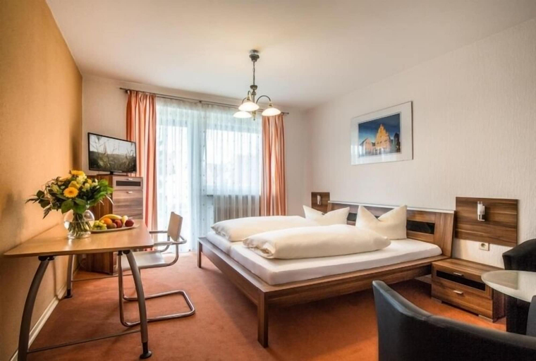 Bedroom 4, Landhotel Weißer Hahn, Donau-Ries