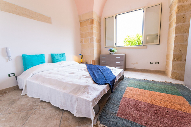 Bedroom 2, Casina Farnarari, Lecce
