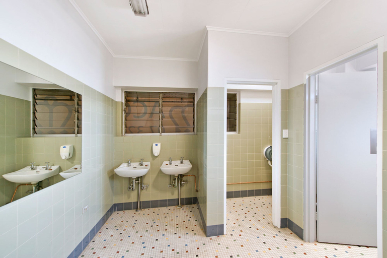 Bathroom 3, Upper Ross Hotel, Thuringowa - Pt A Bal