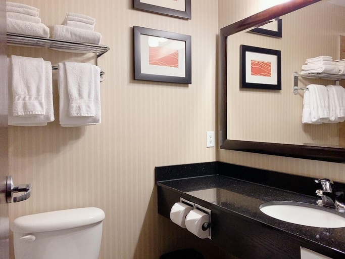 Bathroom 4, Prairie Moon Inn Sylvan Lake, Division No. 8