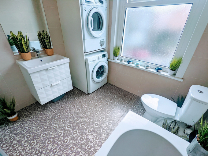 Bathroom 4, TopHome Arsenal, London