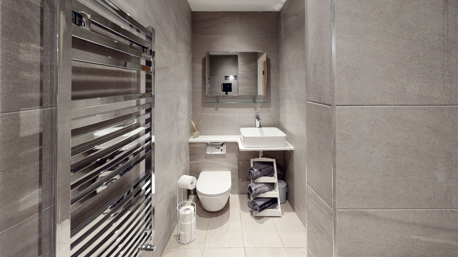 Bathroom 4, Private and Unique Cottage Close to Sheffield, Derbyshire