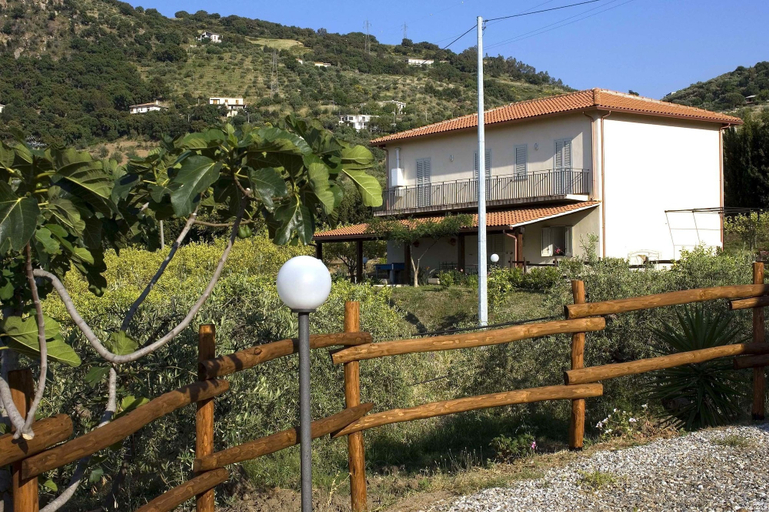 Exterior 4, La Collina degli Ulivi - Casa Limoni 1, Messina